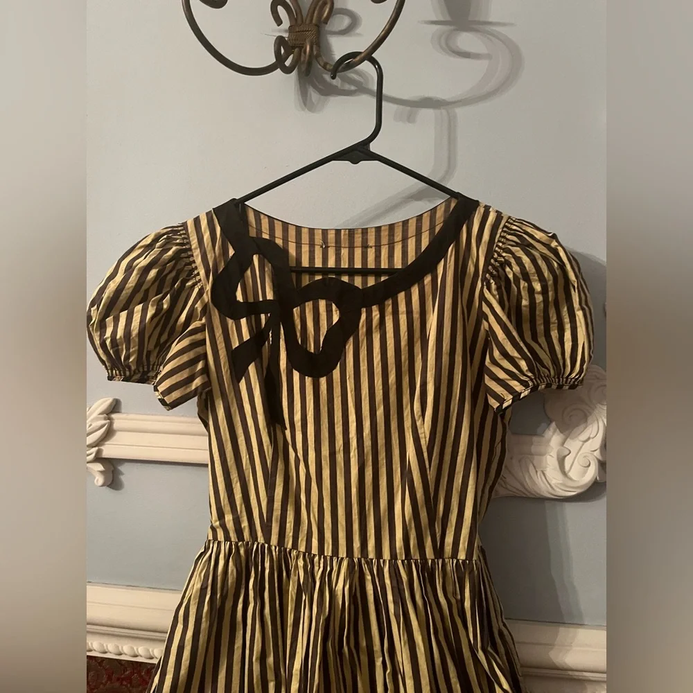 Perfect Vintage Dress with Stripes & Bows - Picture 4 of 4